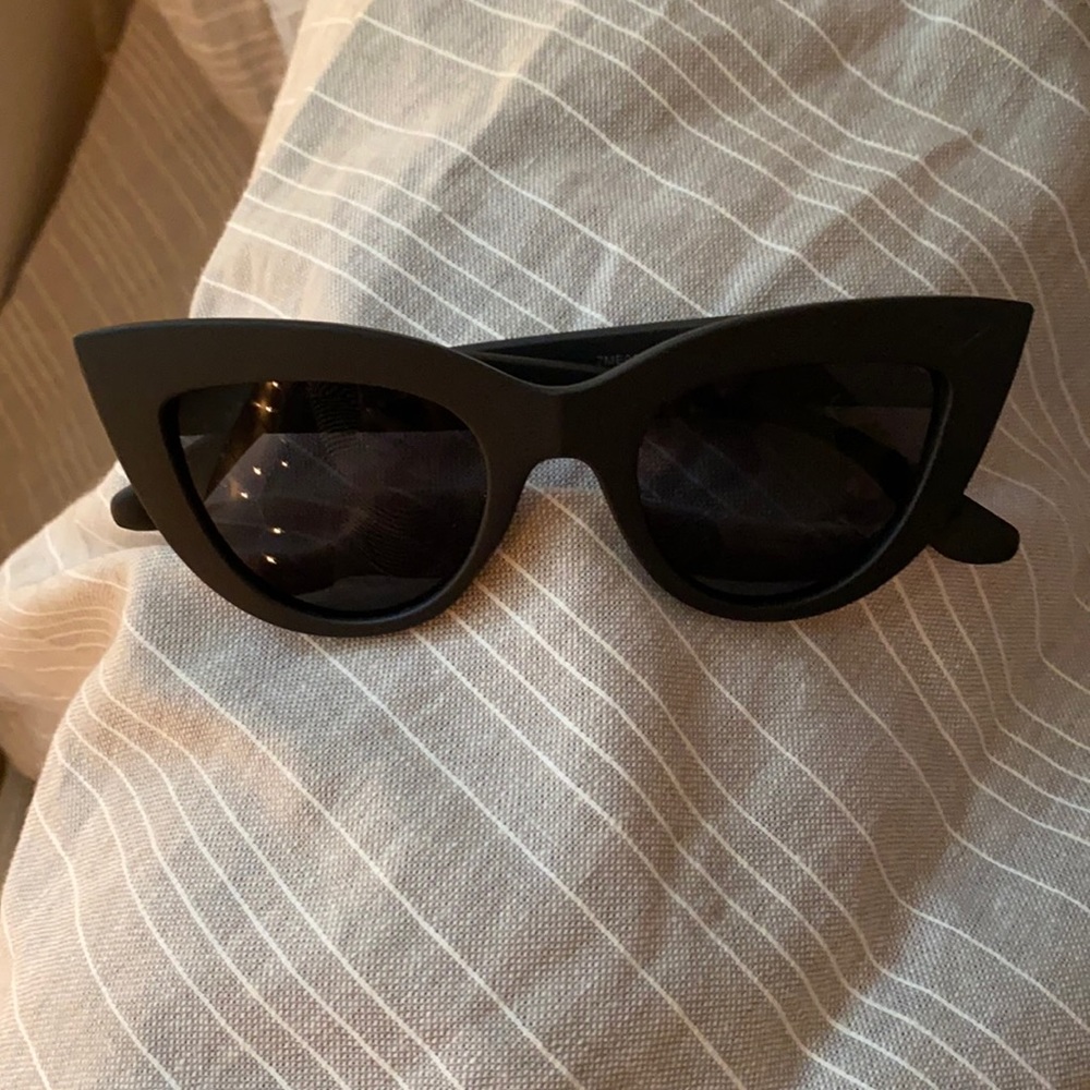 NWOT Matte Black Cat Eye Sunglasses